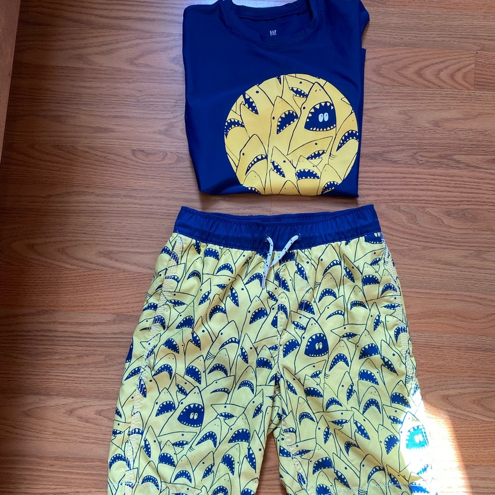 Gap sharks boys swim set